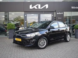 Zwart Gebruikt 2021 Kia Rio Hatchback | € 17.895 (Eerlijke prijs)