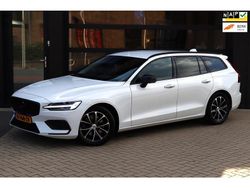 Wit Gebruikt 2021 Volvo V60 Momentum Stationwagen | € 17.995 (Eerlijke prijs)