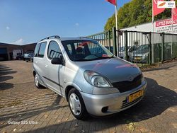 Grijs Gebruikt 2001 Toyota Yaris Verso Sol MPV | € 1.999 (Super prijs)