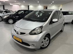 Grijs (metallic) Gebruikt 2006 Toyota Aygo Hatchback | € 2.999 (Eerlijke prijs)