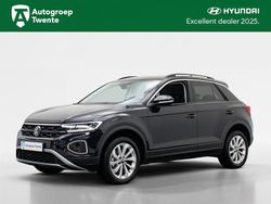 Zwart Gebruikt 2025 VW T-Roc Business SUV | € 36.445 (Eerlijke prijs)