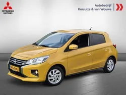 Geel metallic Gebruikt 2020 Mitsubishi Space Star Hatchback | € 12.749 (Iets duurder)
