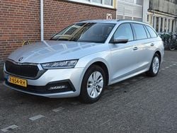 Grijs Gebruikt 2024 Skoda Octavia Stationwagen | € 20.900 (Super prijs)