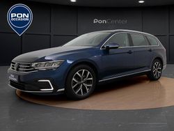 Blauw Gebruikt 2022 VW Passat GTE Stationwagen | € 24.950 (Goede deal)