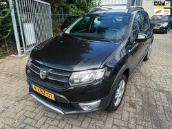 Zwart Gebruikt 2014 Dacia Sandero Lauréate Hatchback | € 6.249 (Eerlijke prijs)