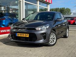 Grijs, metallic lak Gebruikt 2020 Kia Rio Hatchback | € 11.999 (Super prijs)