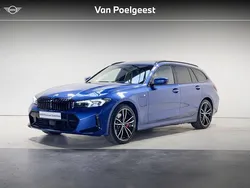 Blauw Gebruikt 2024 BMW 330e M Sport Stationwagen | € 51.895 (Goede deal)