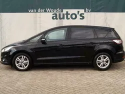 Zwart, metallic lak Gebruikt 2017 Ford S-MAX Business Edition MPV | € 18.900