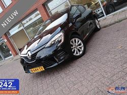 Zwart Gebruikt 2022 Renault Clio V Zen | € 14.950 (Eerlijke prijs)