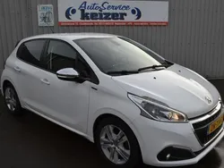 Wit Gebruikt 2019 Peugeot 208 Signature Sky Hatchback | € 8.350 (Super prijs)