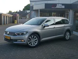 Grijs Gebruikt 2017 VW Passat Highline Stationwagen | € 19.950 (Eerlijke prijs)