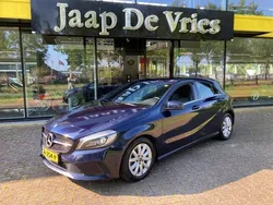 Blauw, metallic lak Gebruikt 2018 Mercedes A180 Business Hatchback | € 18.950 (Eerlijke prijs)