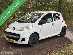 Wit Gebruikt 2012 Peugeot 107 Hatchback | € 1.098 (Goede deal)