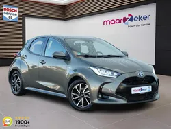 Grijs Gebruikt 2021 Toyota Yaris Hybrid Hatchback | € 20.950 (Eerlijke prijs)