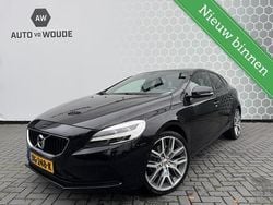 Zwart Gebruikt 2019 Volvo V40 R-Design Hatchback | € 18.950 (Goede deal)