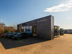 Grijs Gebruikt 2023 Citroën e-C4 Business Class SUV | € 20.885 (Iets duurder)