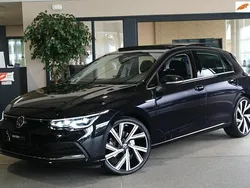 Zwart Gebruikt 2020 VW Golf VII Style Hatchback | € 26.950 (Eerlijke prijs)
