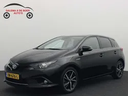 Zwart Gebruikt 2019 Toyota Auris Hybrid Hatchback | € 15.888 (Eerlijke prijs)