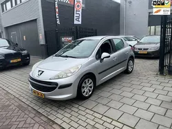 Grijs, metallic lak Gebruikt 2008 Peugeot 207 Hatchback | € 1.999 (Eerlijke prijs)