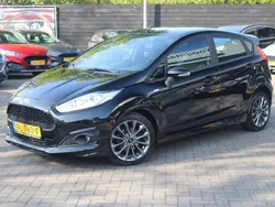 Zwart Gebruikt 2017 Ford Fiesta ST-Line Hatchback | € 9.995 (Eerlijke prijs)