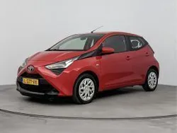 Rood Gebruikt 2021 Toyota Aygo X-play Hatchback | € 11.445 (Eerlijke prijs)