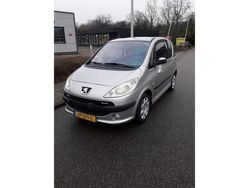 Zilver Gebruikt 2006 Peugeot 1007 Hatchback | € 1.499 (Eerlijke prijs)