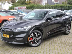 Grijs Gebruikt 2022 Ford Mustang Mach-E Extended Range SUV | € 37.495 (Goede deal)
