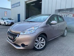Grijs Gebruikt 2014 Peugeot 208 Active Hatchback | € 6.890 (Eerlijke prijs)