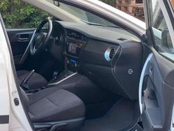 Wit Gebruikt 2013 Toyota Auris Hybrid Stationwagen | € 9.000 (Eerlijke prijs)