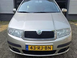 Beige Gebruikt 2005 Skoda Fabia Elegance Hatchback | € 2.250 (Eerlijke prijs)