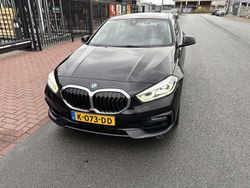 Zwart Gebruikt 2020 BMW 118 Executive Hatchback | € 17.950 (Goede deal)