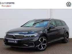 Grijsmangaan grey metallic Gebruikt 2023 VW Passat Business+ Stationwagen | € 33.750 (Goede deal)