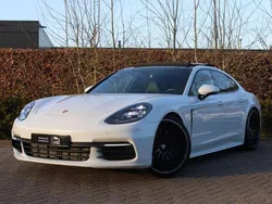 Wit, metallic lak Gebruikt 2017 Porsche Panamera Sedan | € 68.950 (Duur)