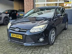 Zwart Gebruikt 2013 Ford Focus Titanium Stationwagen | € 1.495