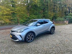 Grijs (metallic) Gebruikt 2021 Toyota C-HR+ Style SUV | € 22.000