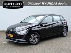 Zwart, metallic lak Gebruikt 2024 Hyundai i20 Comfort Hatchback | € 19.940 (Eerlijke prijs)