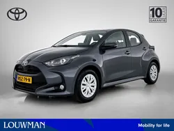 Grijs Gebruikt 2024 Toyota Yaris Hybrid Active Hatchback | € 23.445 (Eerlijke prijs)