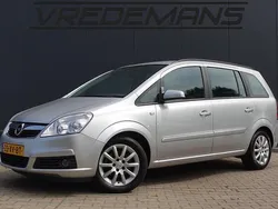 Grijs Gebruikt 2007 Opel Zafira MPV | € 2.450 (Eerlijke prijs)