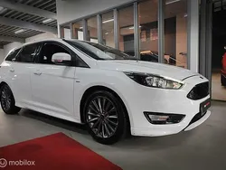 Zwart Gebruikt 2017 Ford Focus ST-Line Stationwagen | € 8.950 (Eerlijke prijs)