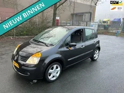 Zwart, metallic lak Gebruikt 2005 Renault Modus Luxe MPV | € 999 (Eerlijke prijs)