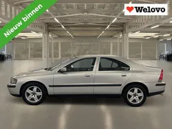 Grijs Gebruikt 2004 Volvo S60 Sedan | € 3.450 (Iets duurder)