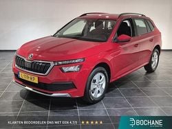 Velvet red metallic (rood metallic) Gebruikt 2021 Skoda Kamiq Ambition SUV | € 17.900 (Goede deal)