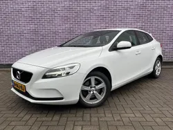 Wit Gebruikt 2019 Volvo V40 Momentum Stationwagen | € 18.399 (Goede deal)