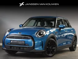 Blauw Gebruikt 2021 Mini Cooper Business Hatchback | € 22.245 (Eerlijke prijs)