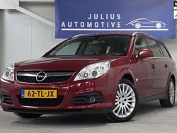 Rood Gebruikt 2006 Opel Vectra Executive Stationwagen | € 1.743 (Iets duurder)
