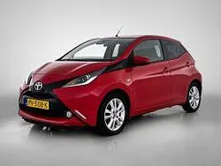 Fire red Gebruikt 2017 Toyota Aygo Hatchback | € 8.695 (Eerlijke prijs)