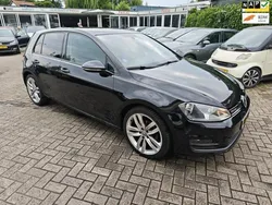 Zwart Gebruikt 2016 VW Golf VII Hatchback | € 9.750 (Eerlijke prijs)