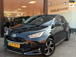 Zwart Gebruikt 2024 Toyota Yaris Hybrid Edition Hatchback | € 24.440 (Goede deal)