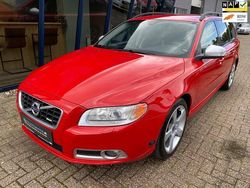 Rood Gebruikt 2011 Volvo V70 R-Design Stationwagen | € 14.945 (Eerlijke prijs)