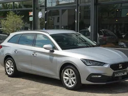 Grijs Gebruikt 2023 Seat Leon Style Stationwagen | € 20.480 (Goede deal)